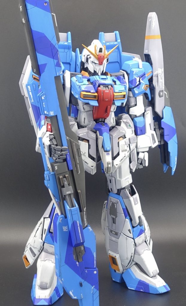 デカールはかなり貼りました、カラバ所属アムロ機としてデカーリングしているのでデカールにも注目してもらえると嬉しいです。