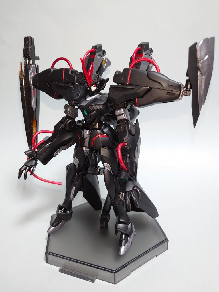 ・正面以前投稿したガンダムレギルスCの時に少しだけ名前が出てきた後継機です。PSP版 機動戦士ガンダムAGEの青年フリット編に登場するウィゲルをイメージして、レギルスを中心にミキシングしています。火器周りから露出した血管のようなケーブルで「いかにも試作機」という感じを目指してみました。