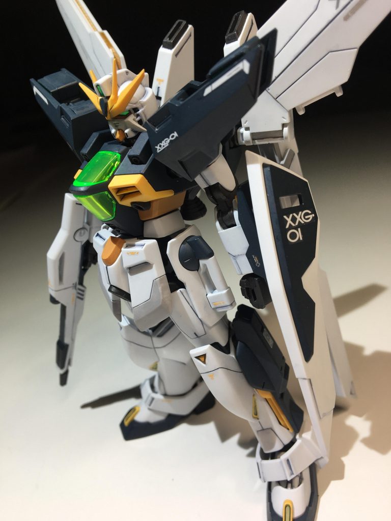 白青赤黄に緑まで加わってうるさかったので、赤は使いませんでした。デカールはテキトーに持って来ましたw