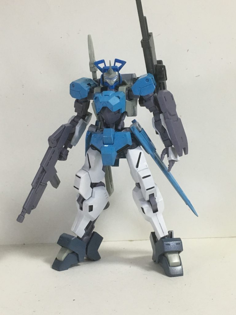 今まで芳香専用のバルバトスを３機作ってきたのですが、ご主人である青娥の機体をずっと作りたかったので今回は獅電をベースに作りました。因みに私はこれまで筆塗りで行っており、この作品から初のエアブラシを使用し、素人ながら使い方に四苦八苦しながらもなんとか完成しました。ですが、未だ筆塗りで塗装した作品が残っているおり、にも関わらずこちらを投稿したのは、バルバトスをほぼ連続投稿して、それに便乗しオルガ機であるこちらを投稿したくて投稿しました。サムネは悩んだ末に、ミカオルコンビが互いに腕を重ねてるように当てていたように、芳香と青娥コンビにもやってもらう画像のルプスの方を抜擢。いちおう第４形態、レクス版の２枚もあり、そちらは最後の方で。