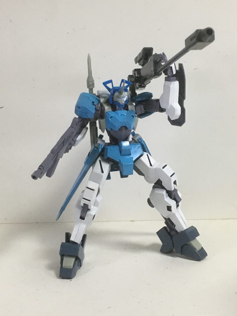 “長距離狙撃用「徹甲弾」”新たに開発した砲塔の形を模したキャノン。遠距離から敵を狙撃し、走行を貫くことができる徹甲弾を使用している。