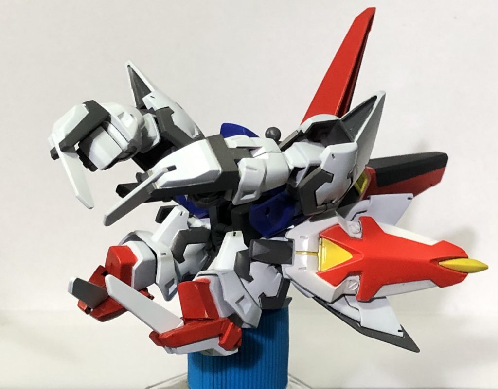 変形するとシューティングの自機を思わせるイメージ。 