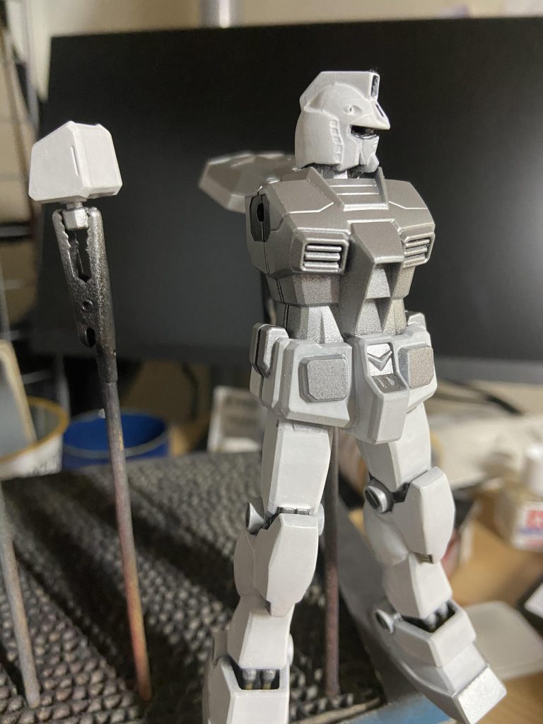 シルバー下地。写真はありませんがこの後、青と赤は一旦筆キャンディしてそこから全体にパールホワイト→つや消しで行きました。