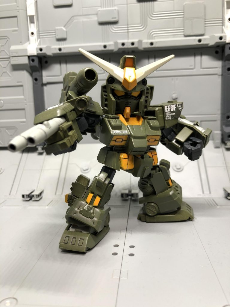 アーマーを装着してもクロスフレームの可動は損なわれずに動きます。