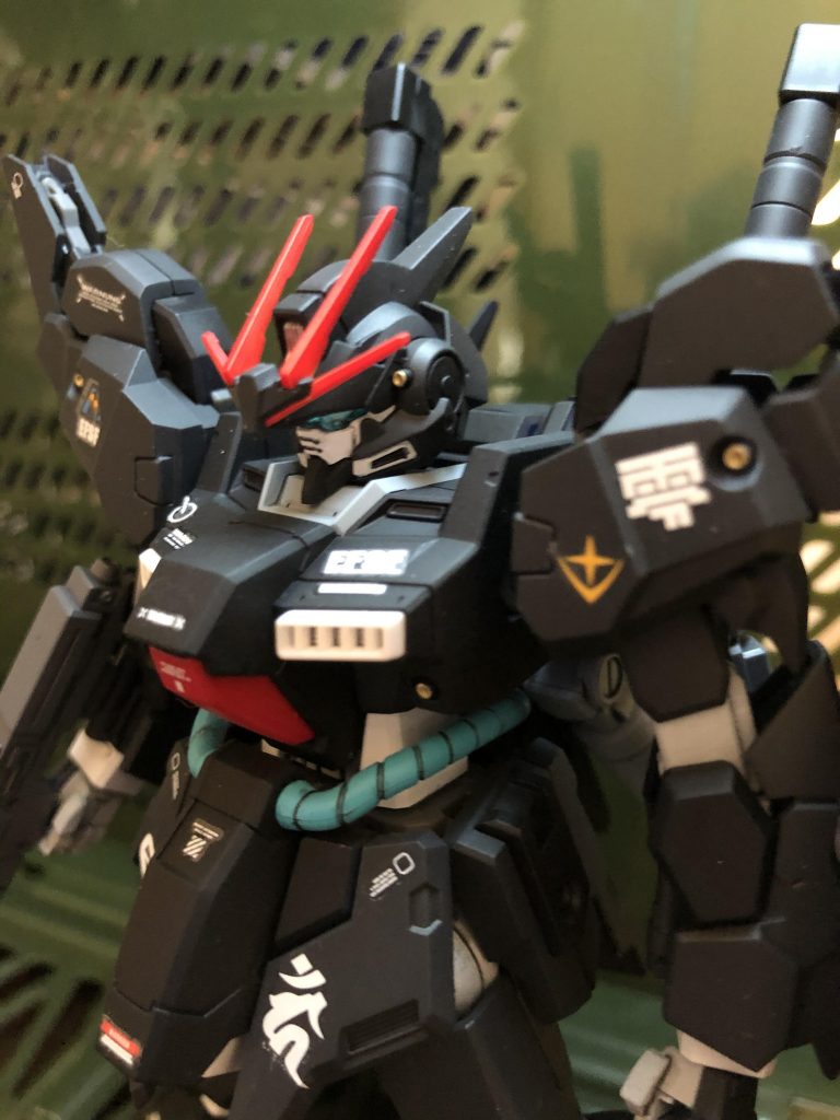 イケメンなトーリスリッター様の頭をイジるのは勇気がいりましたが思い切ってV字アンテナにしております。