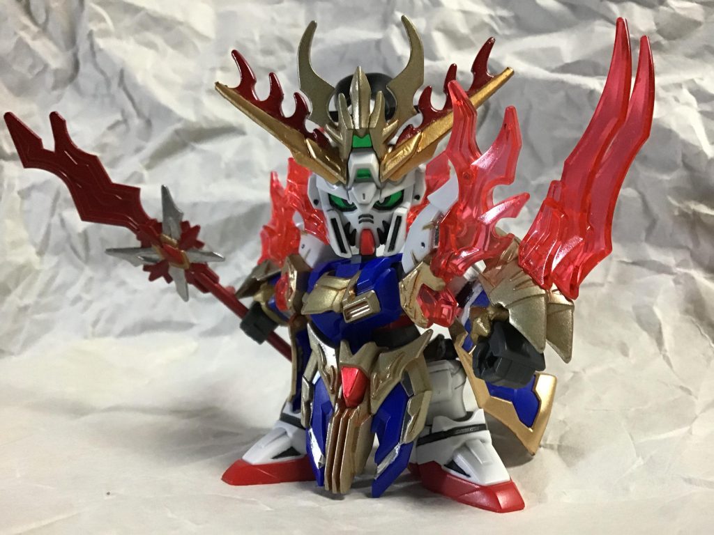 肩アーマーと腰フロントアーマーの奥まったところにはホイルシール銀色の余白を切り取って貼っています。