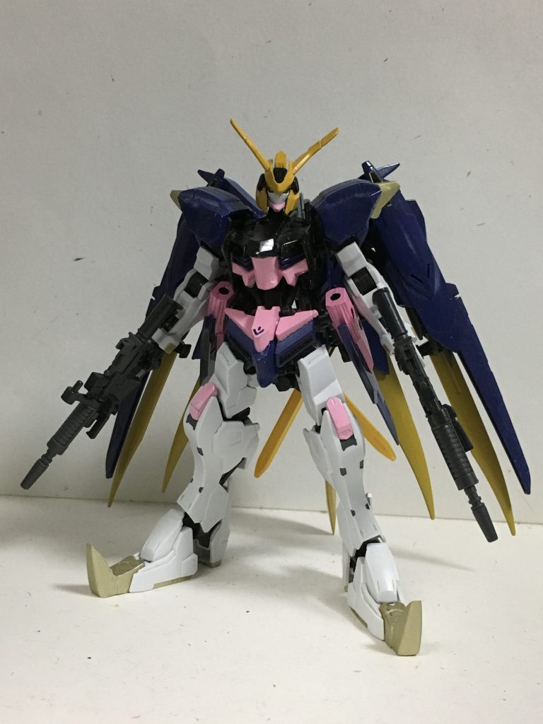 前回投稿したバエル神が2017年くらいで、それから2年が経ち、改良しました。主に神々しさを助長させたいと思い、剣を5本追加しています。