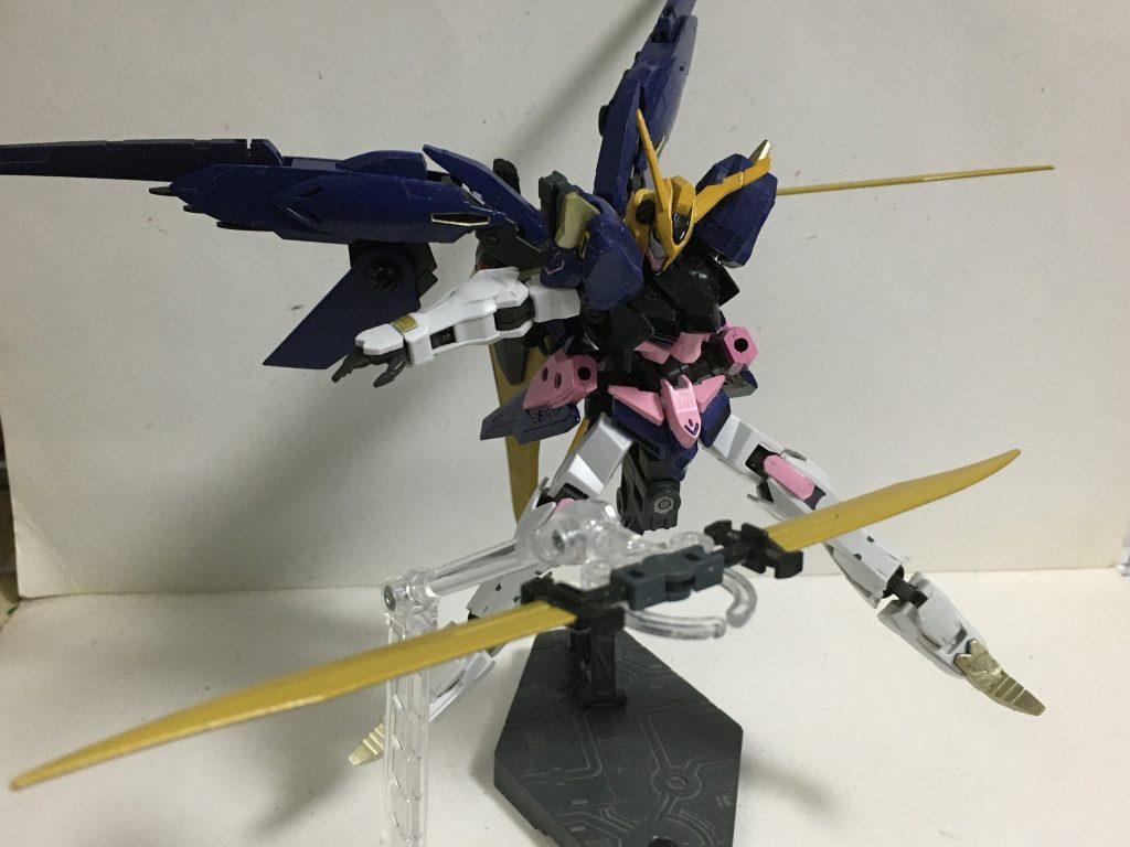 “ツインブレイドモード”上記のエクスブレイドを繋げた状態で、主に乱戦時に使用される。