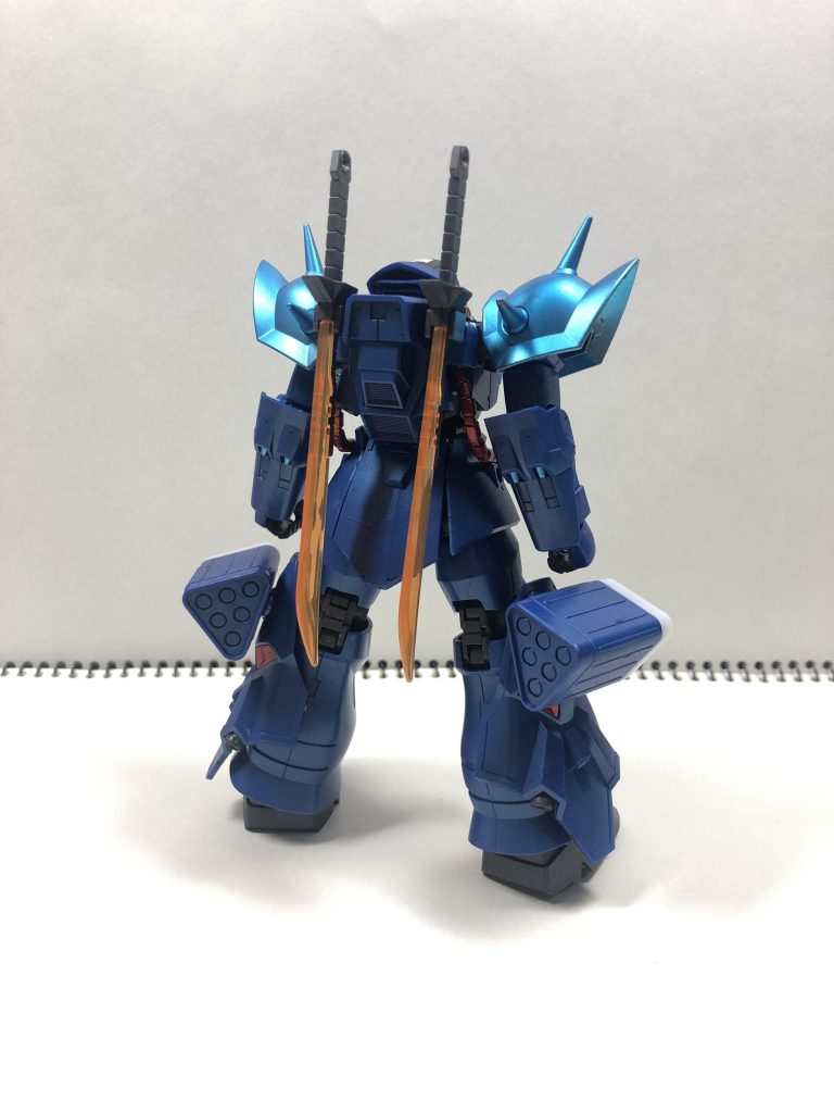 後ろから。背面のデカールも時間と根気がなく今回は断念。