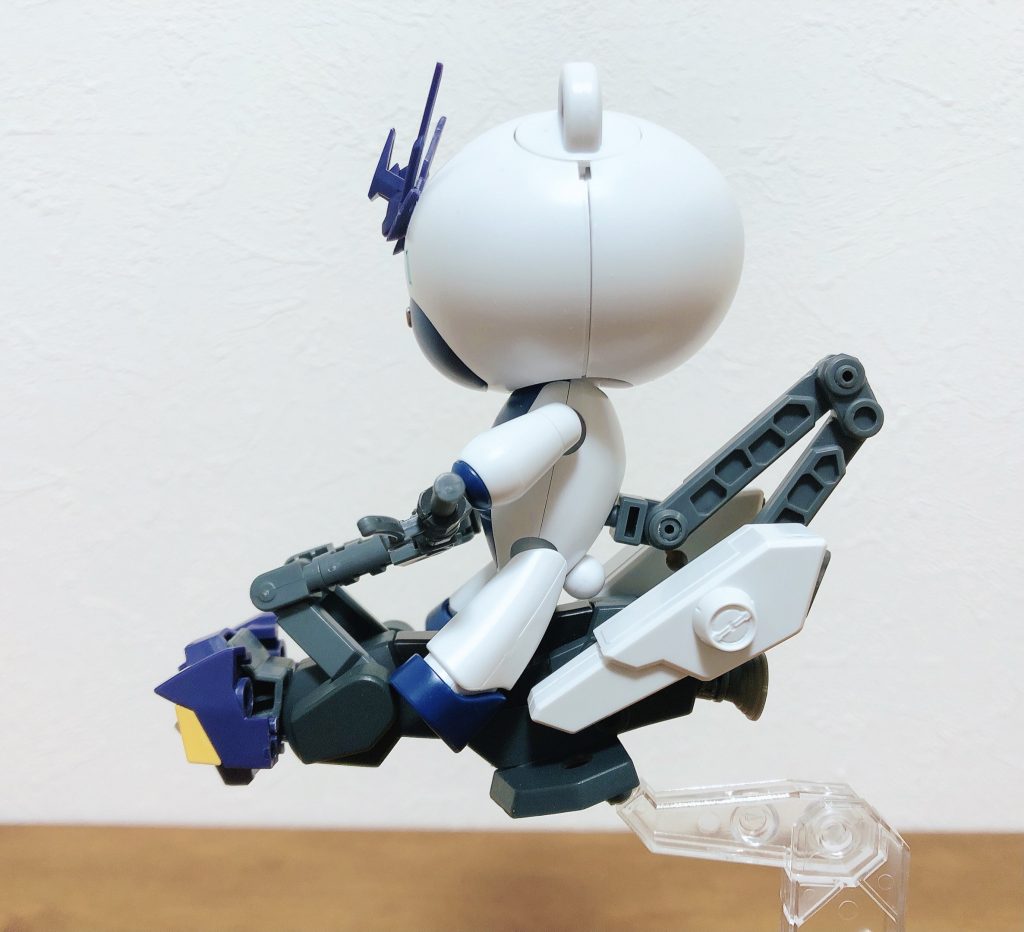 側面マシンライダーはネイビーブルーで塗装しています。もう少し青味が強い方がよかったのですが…エアブラシシステム買おうかな…w