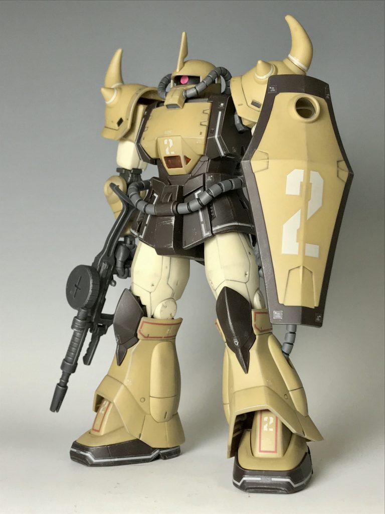 フロントビューです。最近のキットなので、スタイリッシュですね。