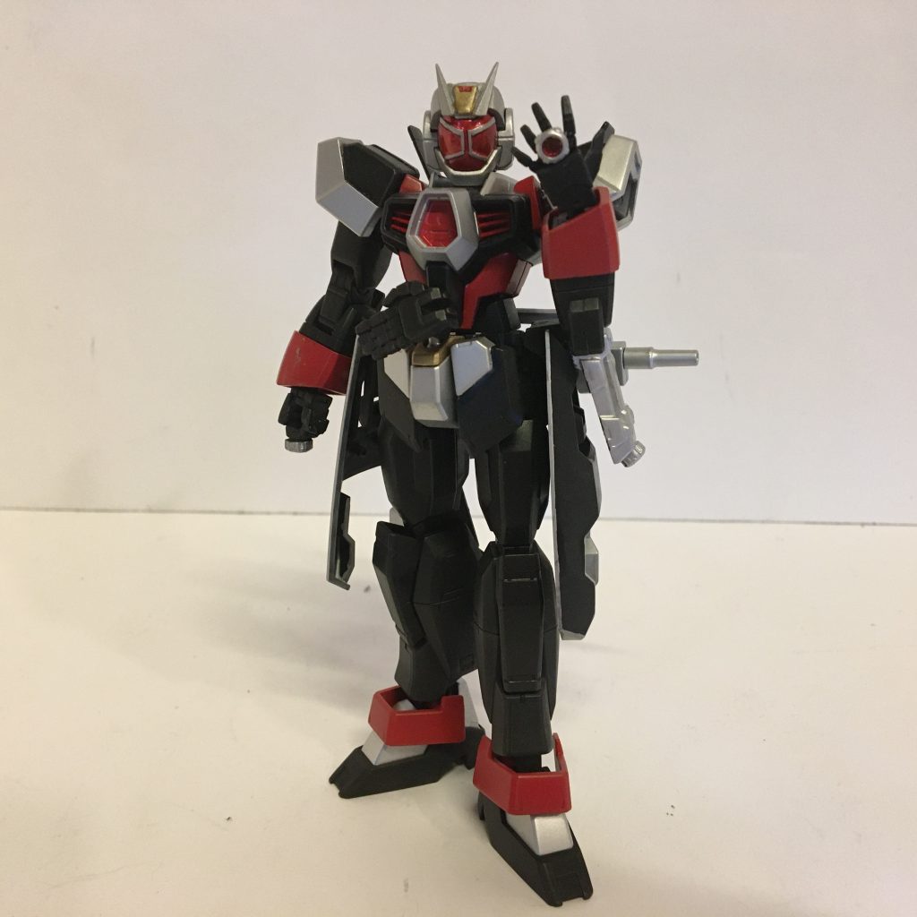 まずは基本フォームから紹介します。今回の改造ポイントはフェイスパーツになります。アデルの顔をプラ板でそれっぽく作ってメタリックレッドで塗装したりしました。