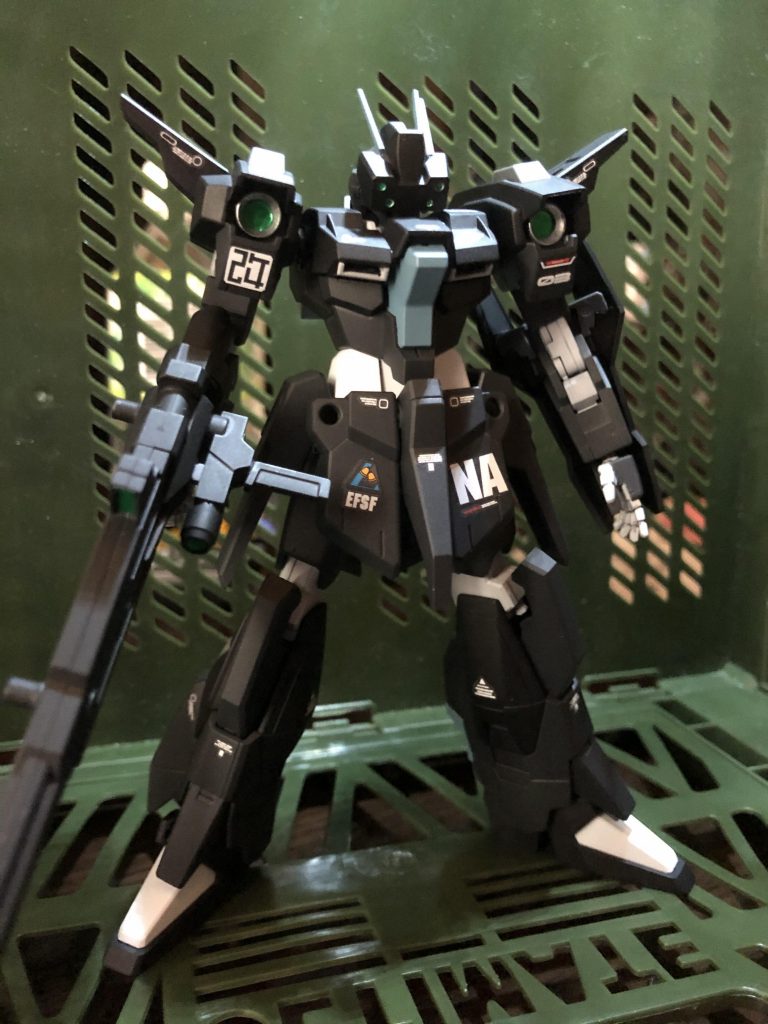 ロンドベル治安維持遊撃部隊内特殊戦略作戦室機動９課〝STARS〟所属ライトニングリガズィtypeＥ改ミサ.ホークアイ中尉♀搭乗機という妄想であります👍🏻