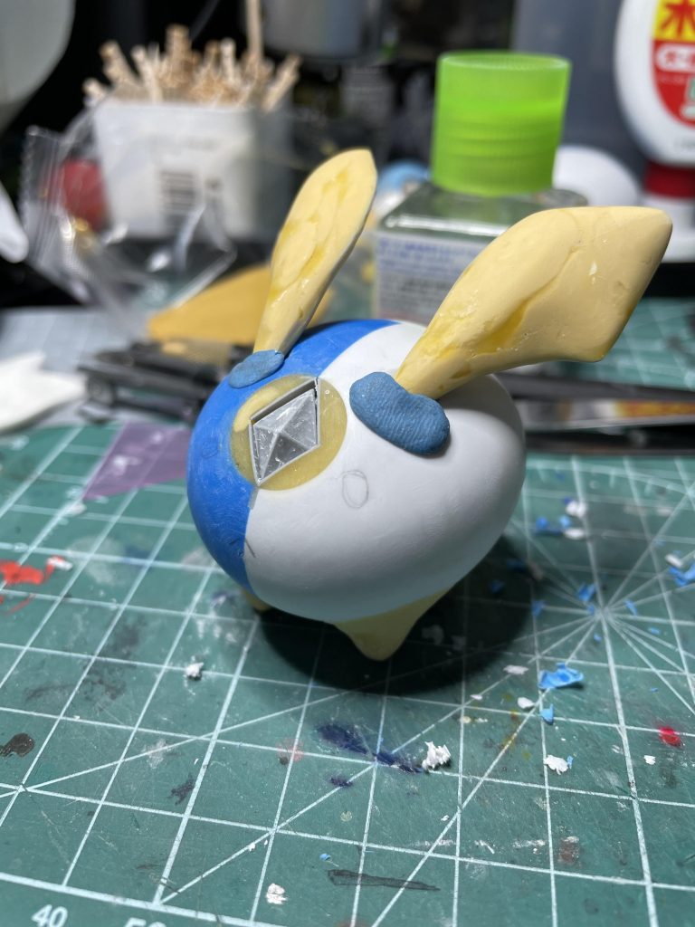 耳の整形が1番苦労しました。ヤスっては穴埋め、ヤスっては穴埋めの繰り返しでした。