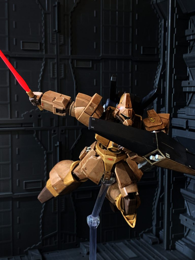 (刀身をガンダムマーカーでグラデーションっぽく塗装してます。)