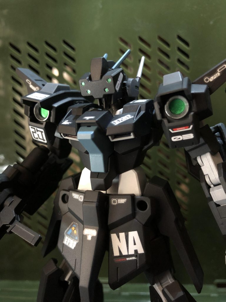 チームの狙撃手というイメージです。頭部に狙撃戦支援ユニットを装備という妄想であります。