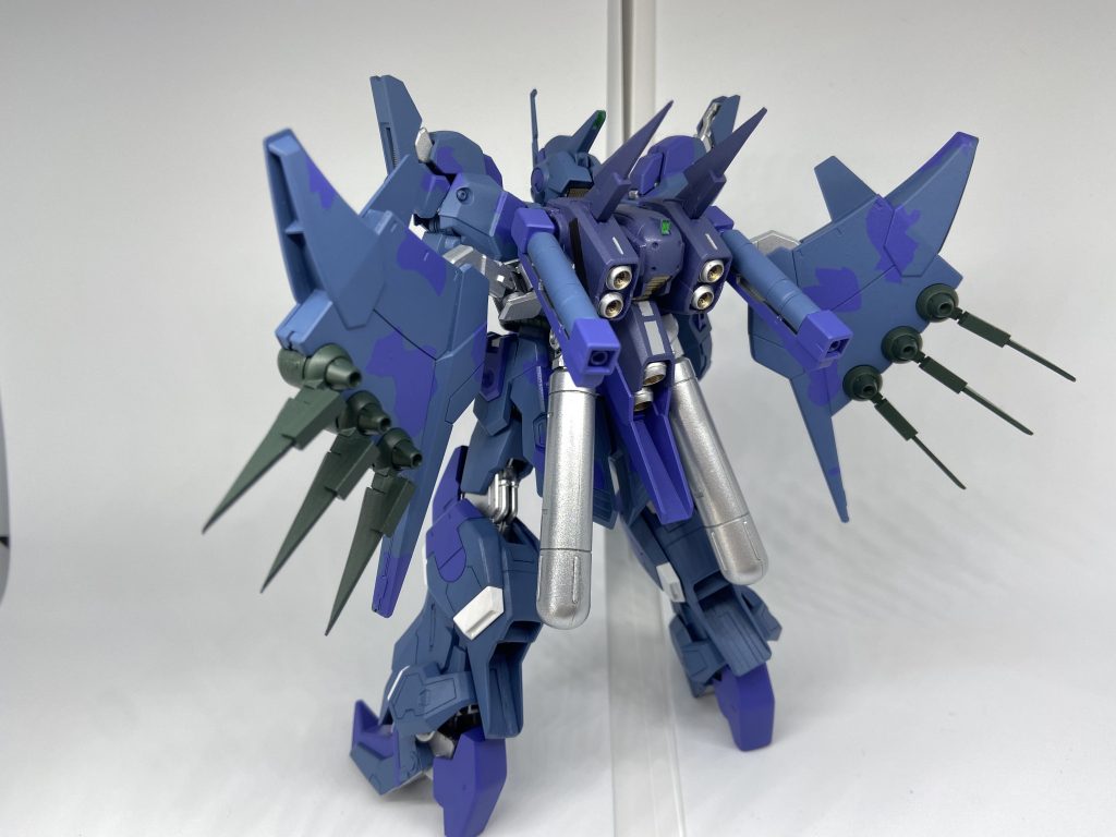 バックパックの塗り分けはほぼ筆です。