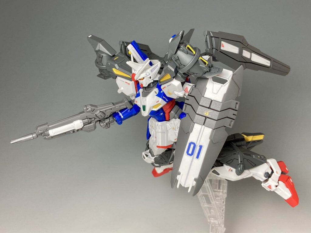 アクションポーズ!わかりやすい装備ですね(笑)