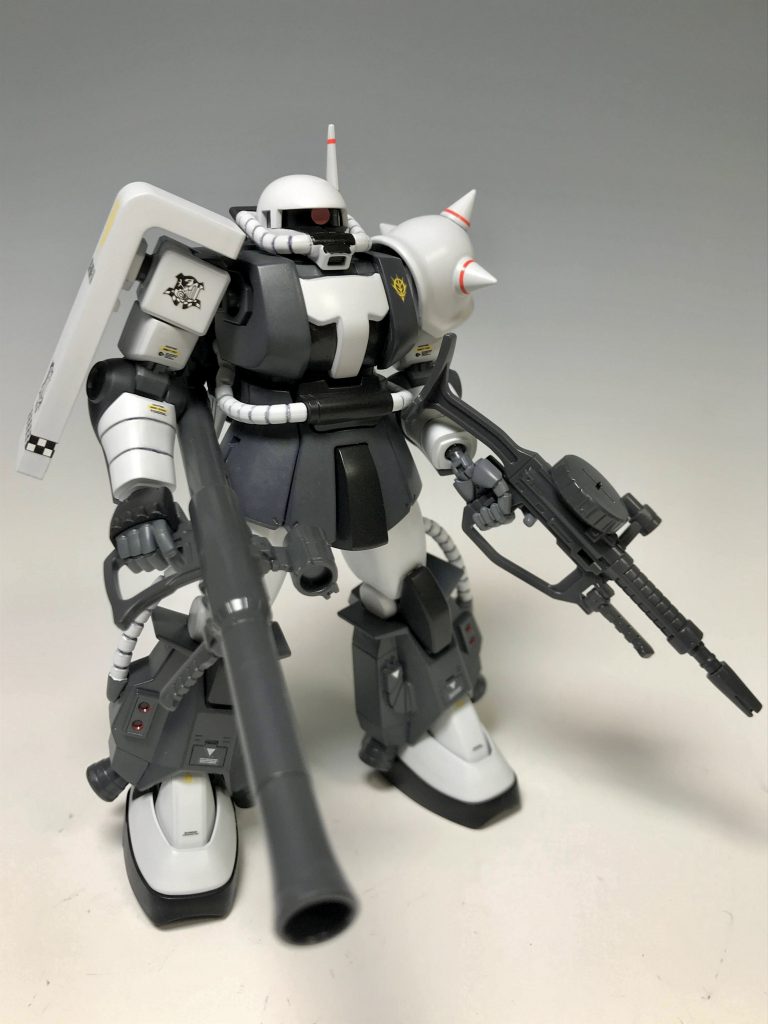 フル装備です。両手に武器の持ち手があるのは、地味に嬉しいですね。