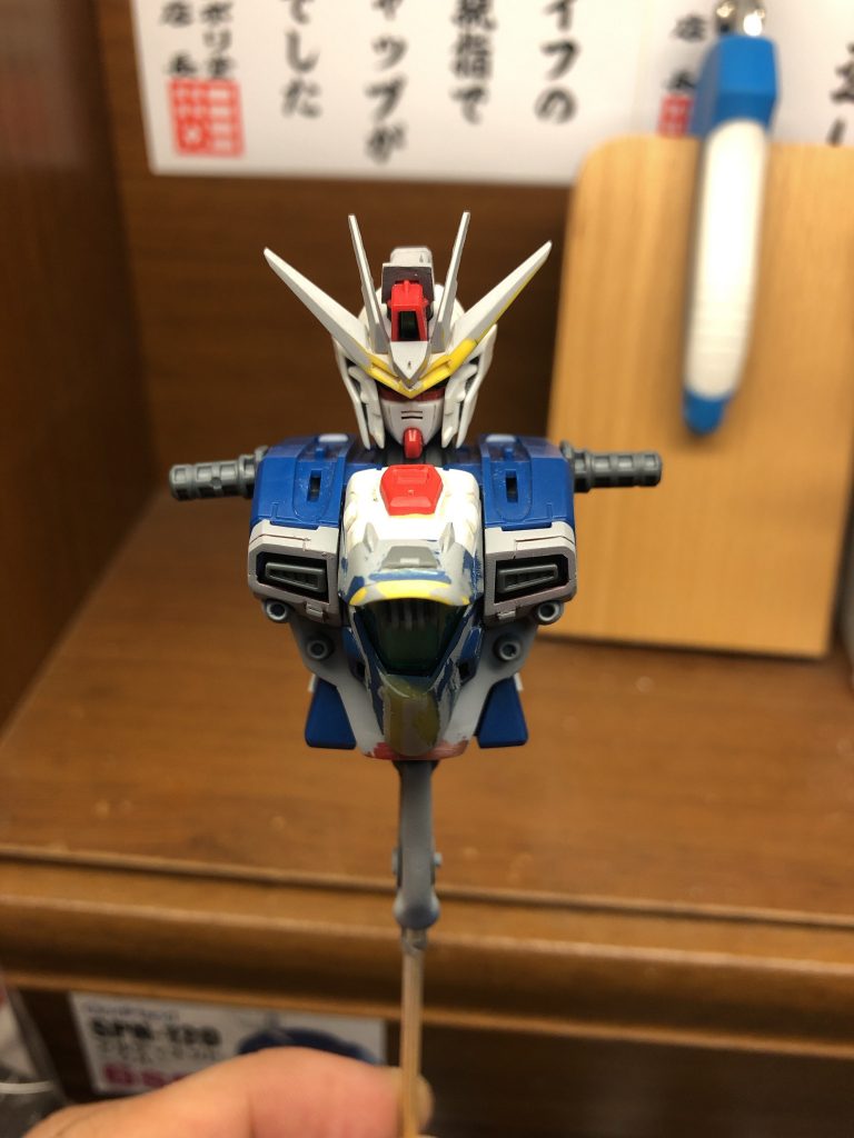 コクピットハッチはパテでボリュームアップしてます。