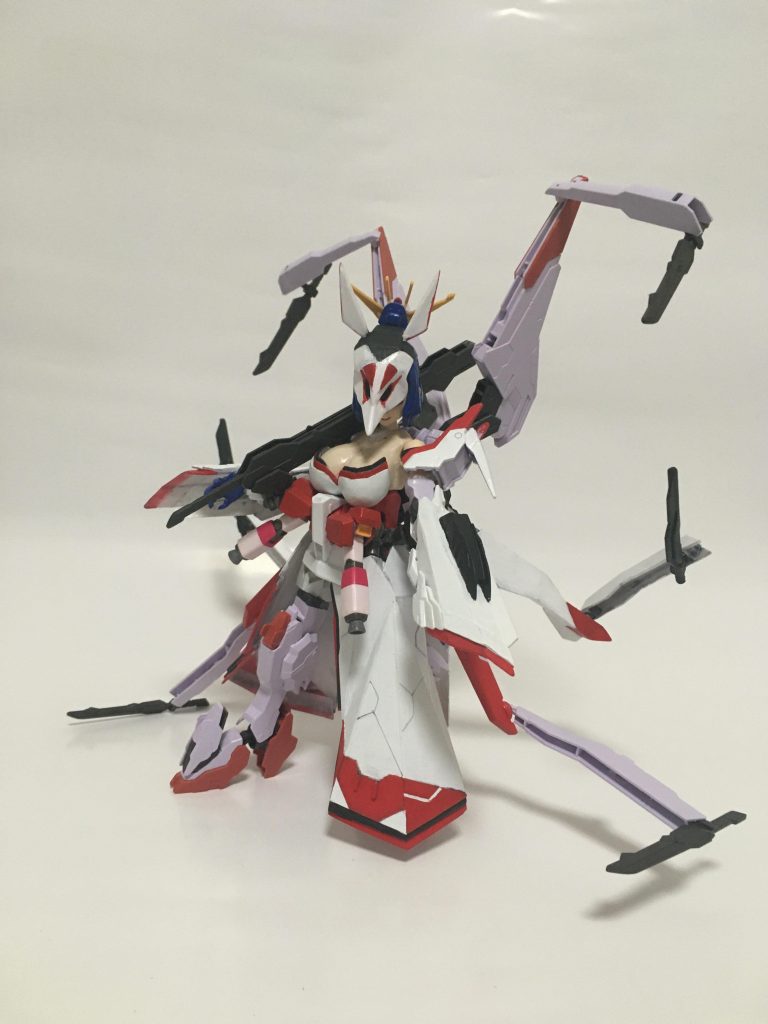 スカート、袖、サブアーム、キツネ面を自作しました。キツネ面のイメージは…です。笑