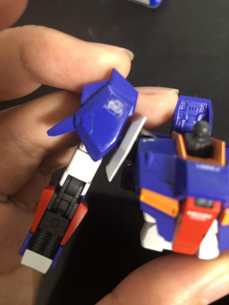 今回の事故コーナーマークセッターを付けて放置してたら塗装が取れた図。これ以降マークセッターが恐ろしくて堪りません。