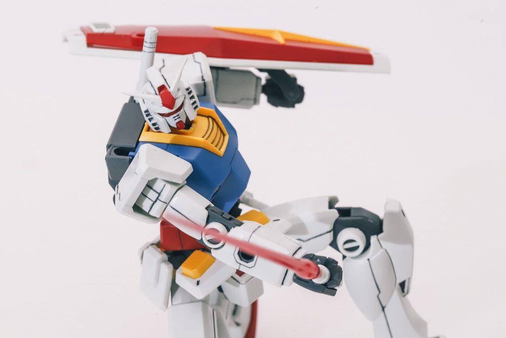 最近のガンプラは可動域が凄いですね。