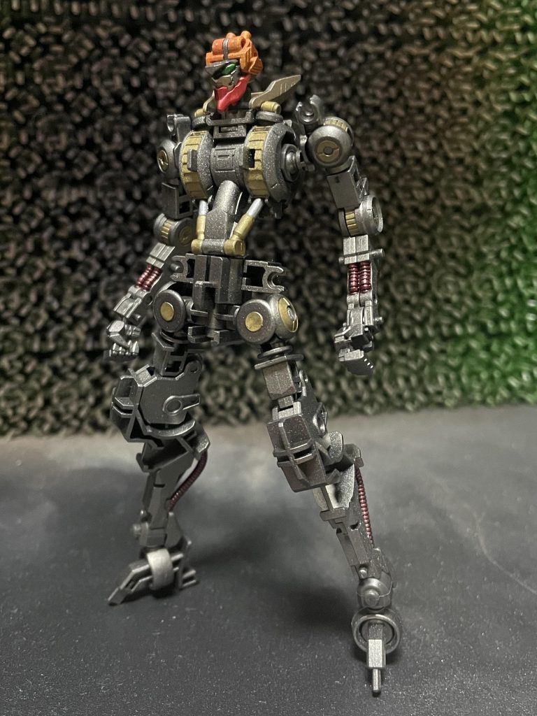 フレームやパイプは雑誌やら他のモデラー様の作例を参考に部分塗装しています。