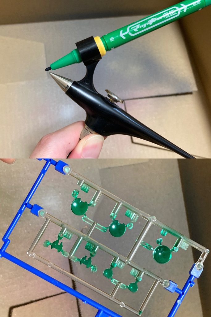 ガンマカエアブラシにマッキーをつけて、クリアパーツ塗装。キレイに塗れます！
