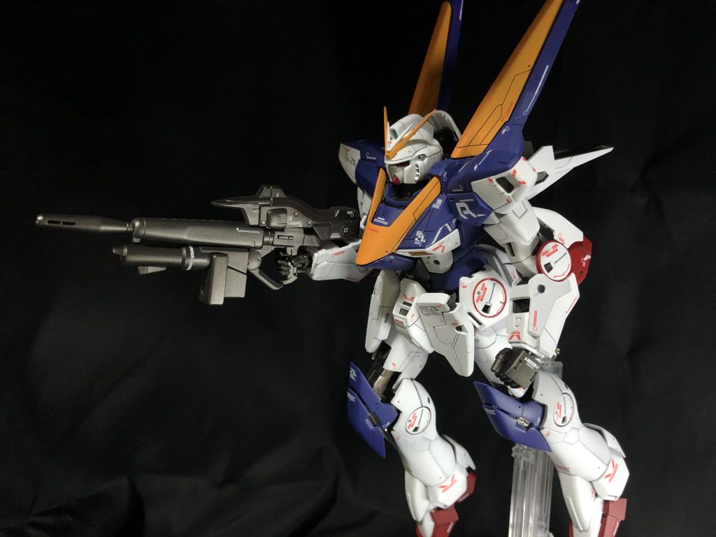 もう少し躍動感のある動きを作りたかったのですが、キットがあまり動かせなかったのでこれが限界でした。