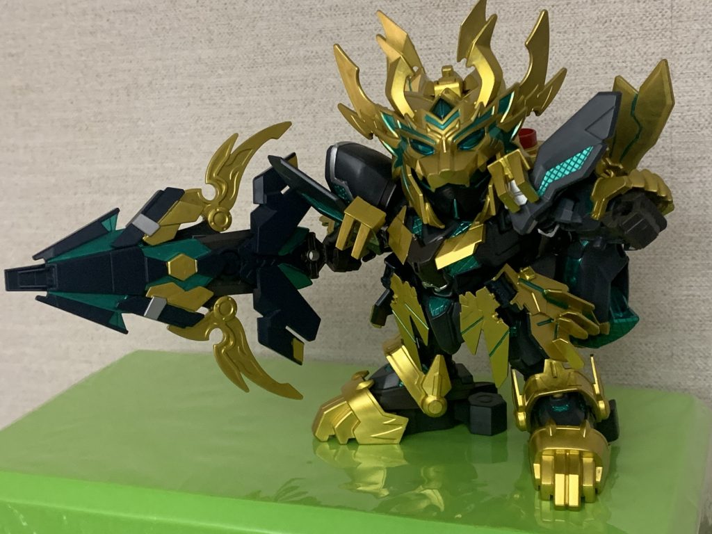 解放状態先端の隠し兵装「危焼音」(キャノン)を使った後の冷却のために放熱展開する。