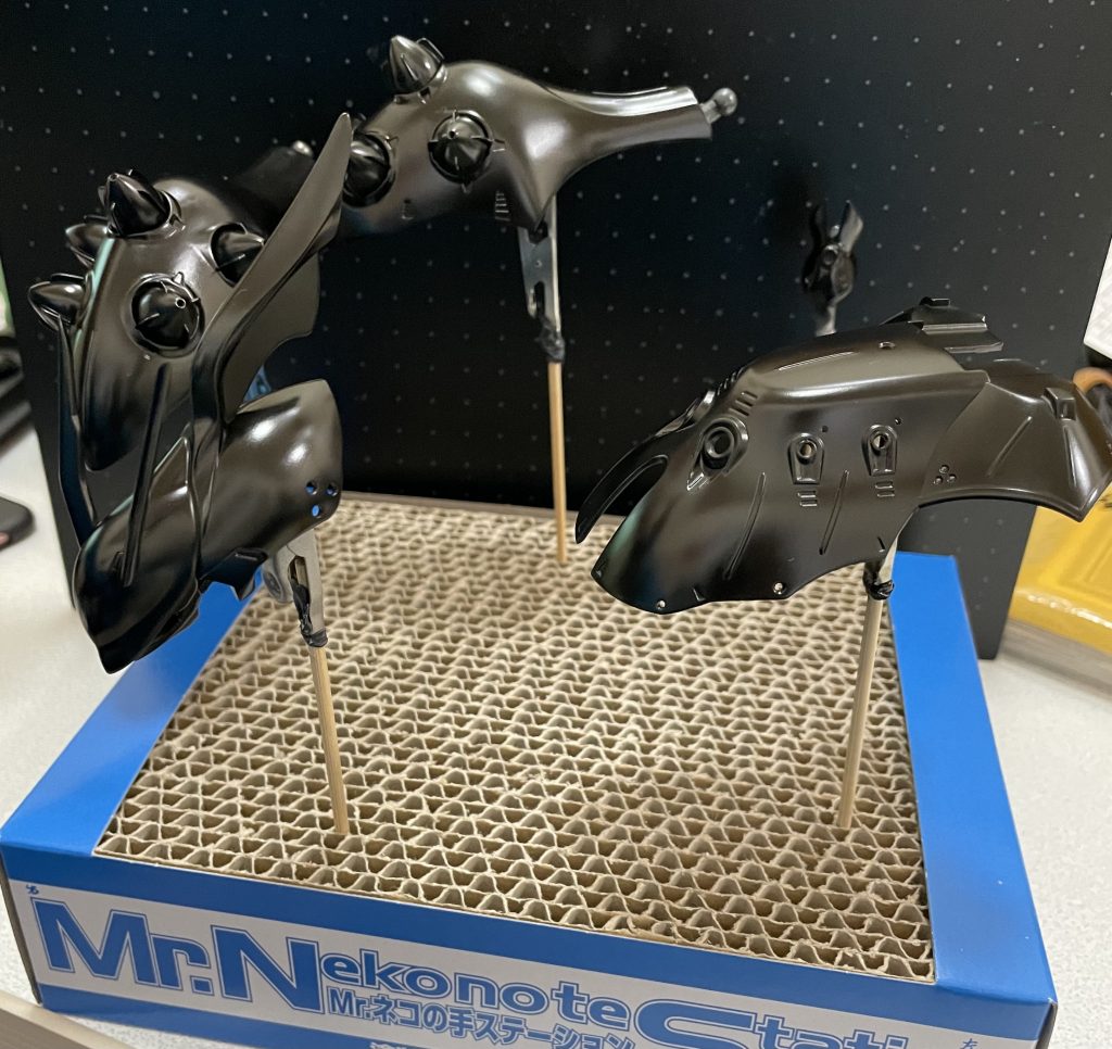 下地2 フィニッシャーズのブルーブラック。緑がかった黒でイイです。今度別のヤツでメインカラーとして使ってみます。