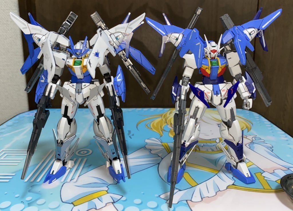 カラーの違いとしてはざっとこんな感じです。両方共特徴を活かすため、メインの色を強調する為それに近い色を使いました。