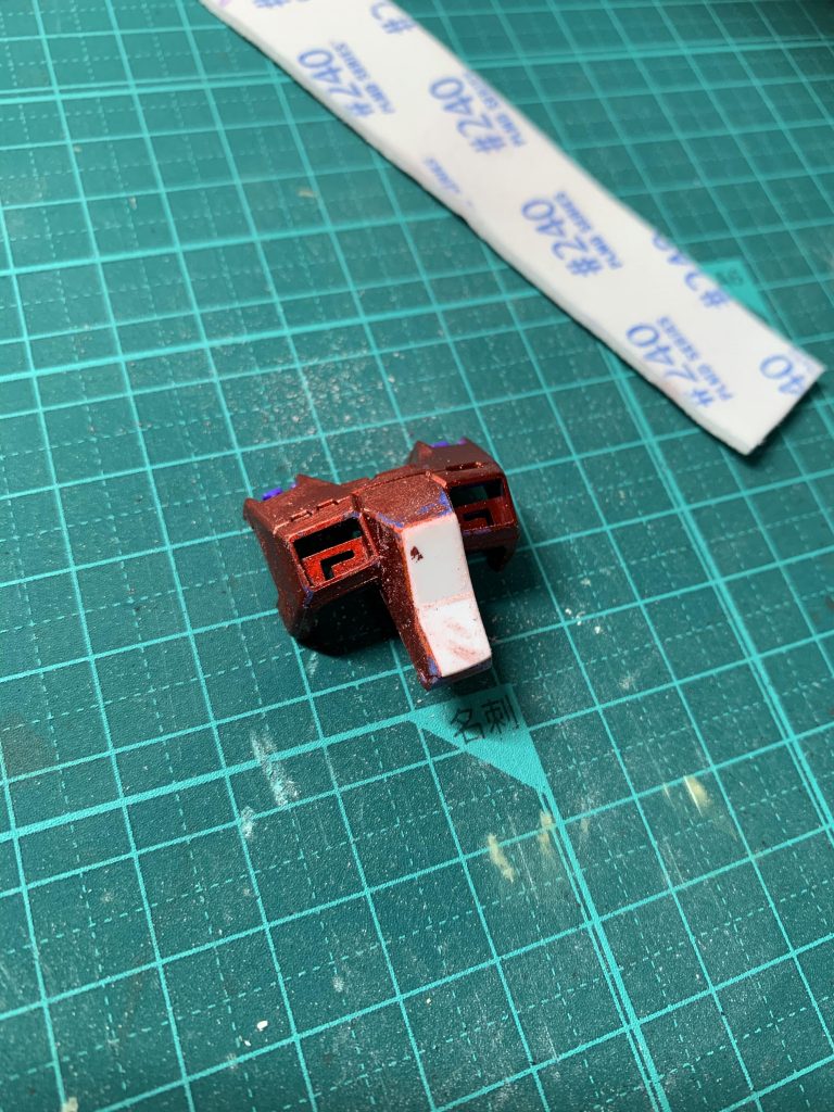 コクピット部分はプラ板で蓋をしました。