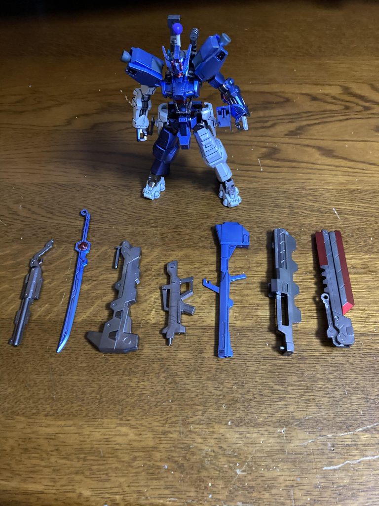 武装の手数はかなり多めで、状況によって多彩に使いこなすそうな…
また、噂によるとベースキットの阿頼耶識システムを応用した機体特殊システムを習得してるだとか。