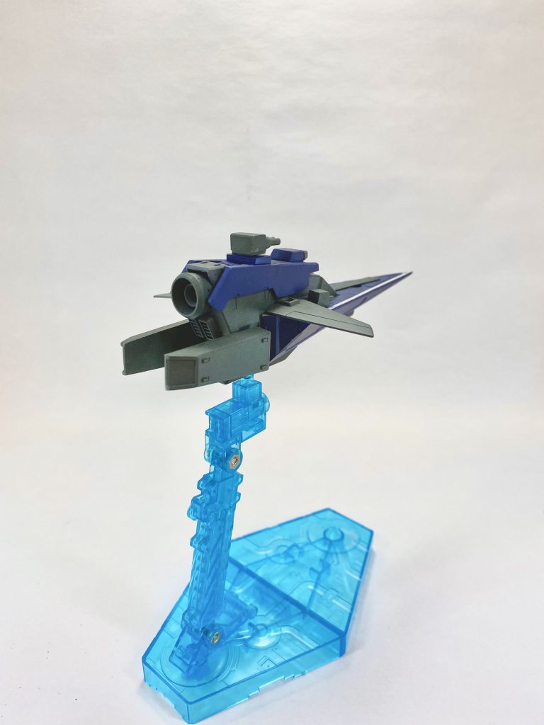 クタン参型のパーツをベースにボールデンアームズとビルダーズパーツのスラスターをくっつけて作りました。難しい改造はせず、元の形状を活かしてみました。