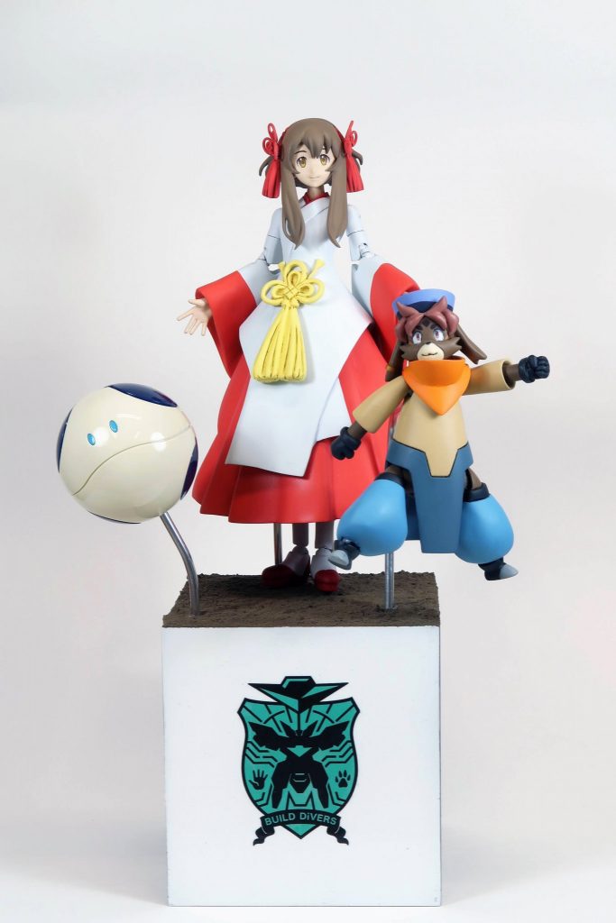 9cm立方体の木材を使った展示用のベース