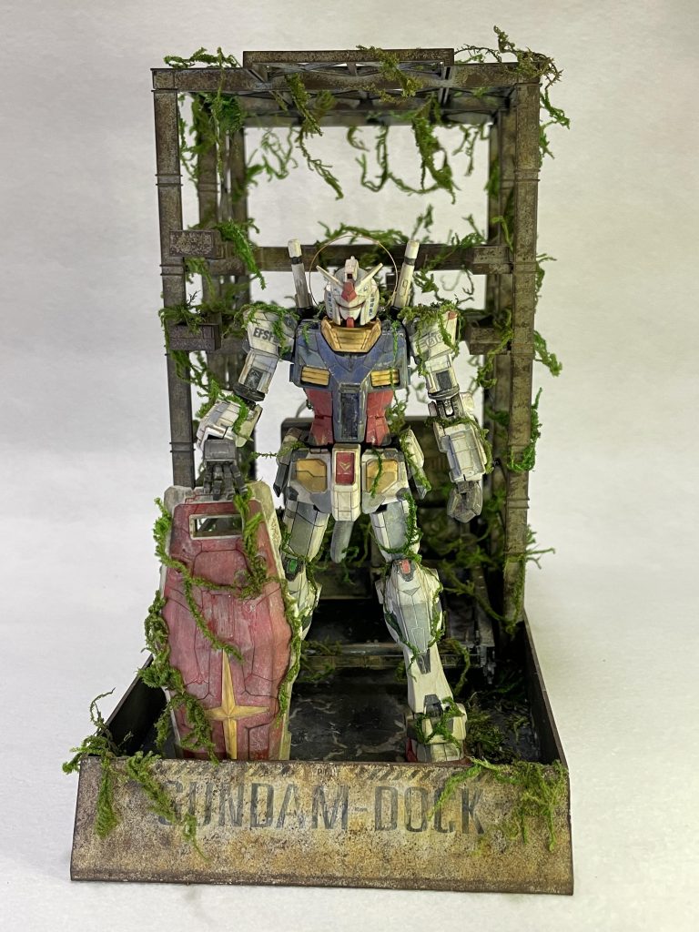 【妄想設定4】土星の開拓は水素やヘリウムなどの資源および、各衛星から採取できる鉱物を使って新たなコロニーの建設および資源を地球圏に運ぶことにある。かつて月の裏側サイド3で起きたような人権を主張する運動が考えつかないほど遠い土地で、一人のニュータイプが生まれた。男の名はアロンツォ。衛星エンケラドゥスでの作業中、突如吹き出した間欠泉によって顔に大火傷を負ってしまう。その引き換えに高いニュータイプ能力に目覚めることとなった。しかし、自身の不幸を呪うあまり、人が覗き込んではいけない深淵に触れてしまう。 