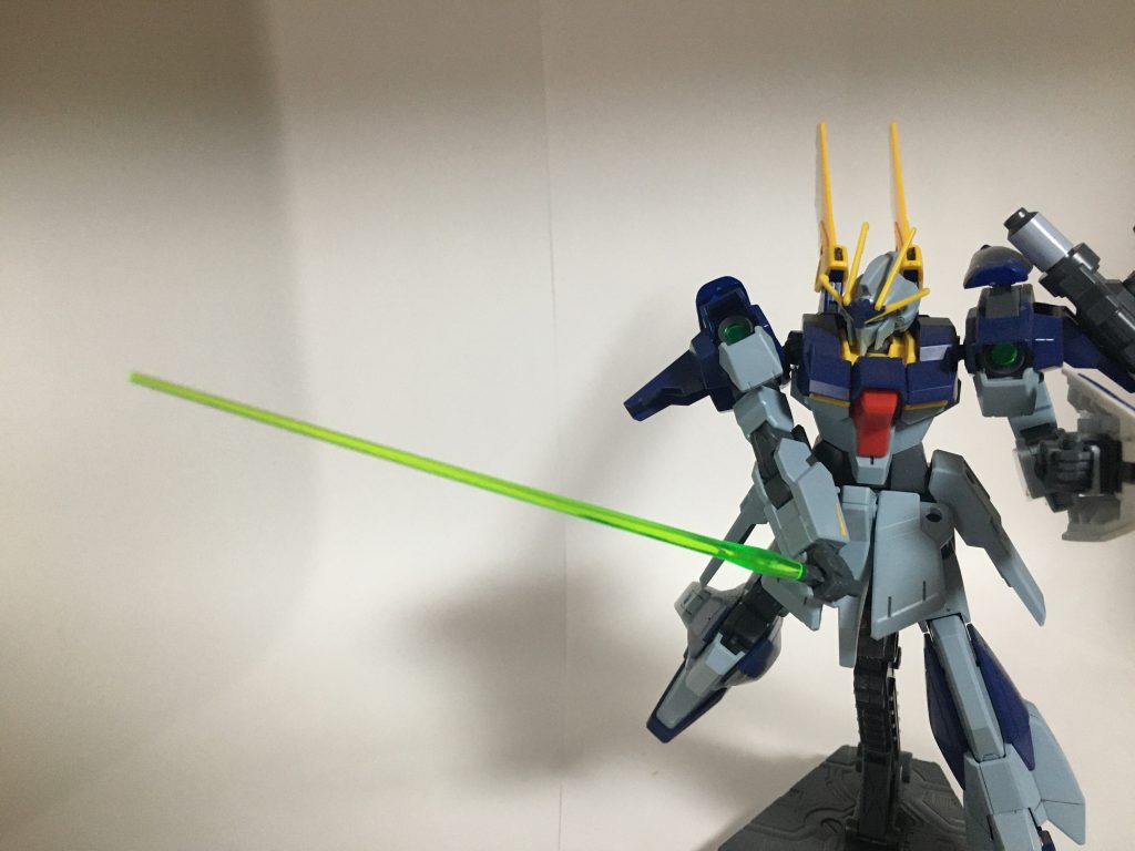 ビームサーベル。格闘用の武装。ビームを磁力で固定して運用するため、水中でも威力が落ちないのが特長。