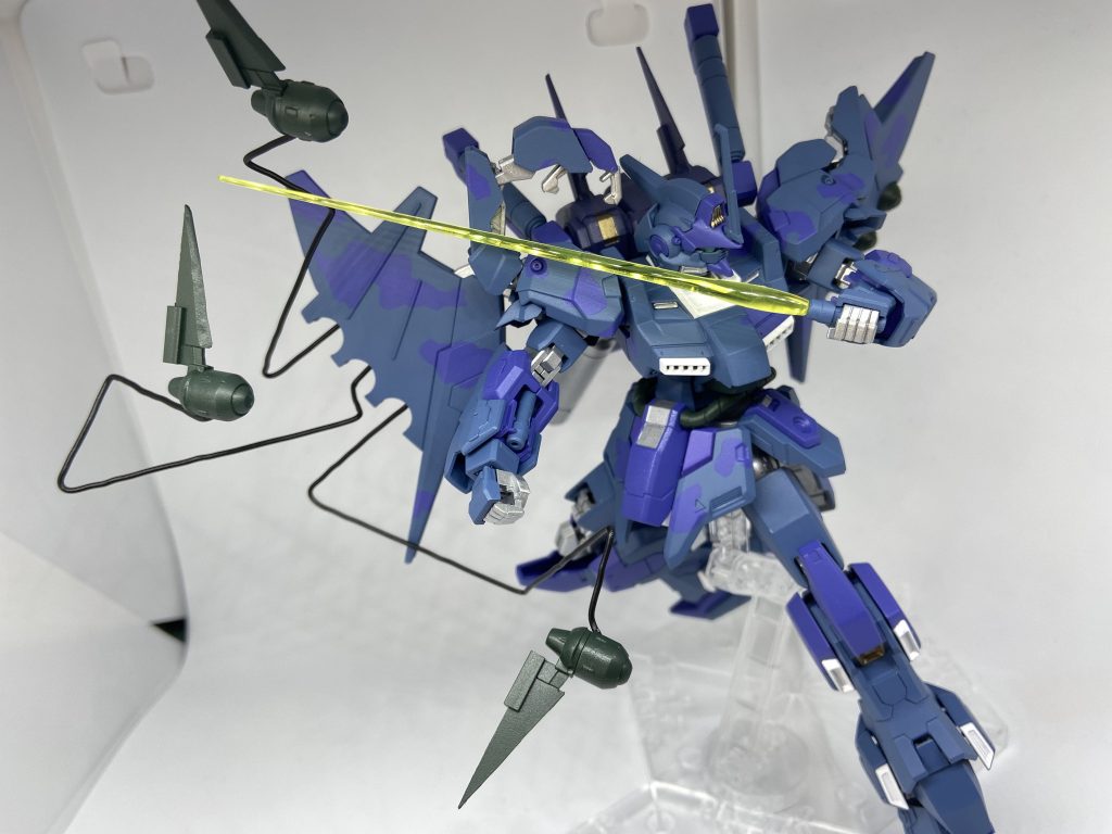 インコム射出。パイプやインコムはザクグリーンに近いカラーです。今回は差し色は抑え目にしました。