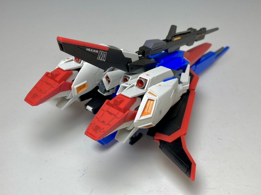 後ろから。実質市販品のアップグレード版的な位置付けですが、パッと見では違いがわかりませんね(汗)デカールもいろいろと仕入れたので、いずれはカミーユ機も作りたいですね！