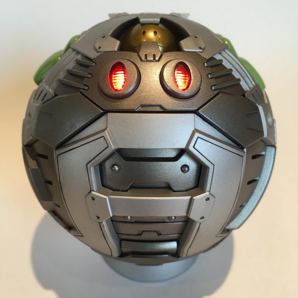 内部メカはシルバーとガンメタに塗り分け完全自立型AIコアのミニハロはゴールド