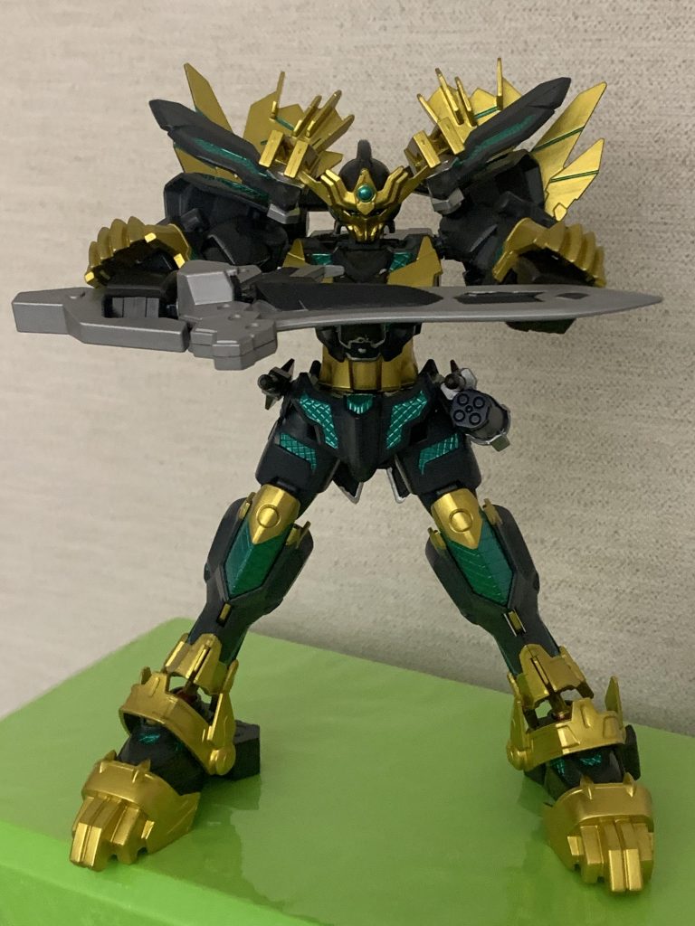 獅子王剣「魔愚南無」(まぐなむ) リアルモードになると同時に現れる聖剣。