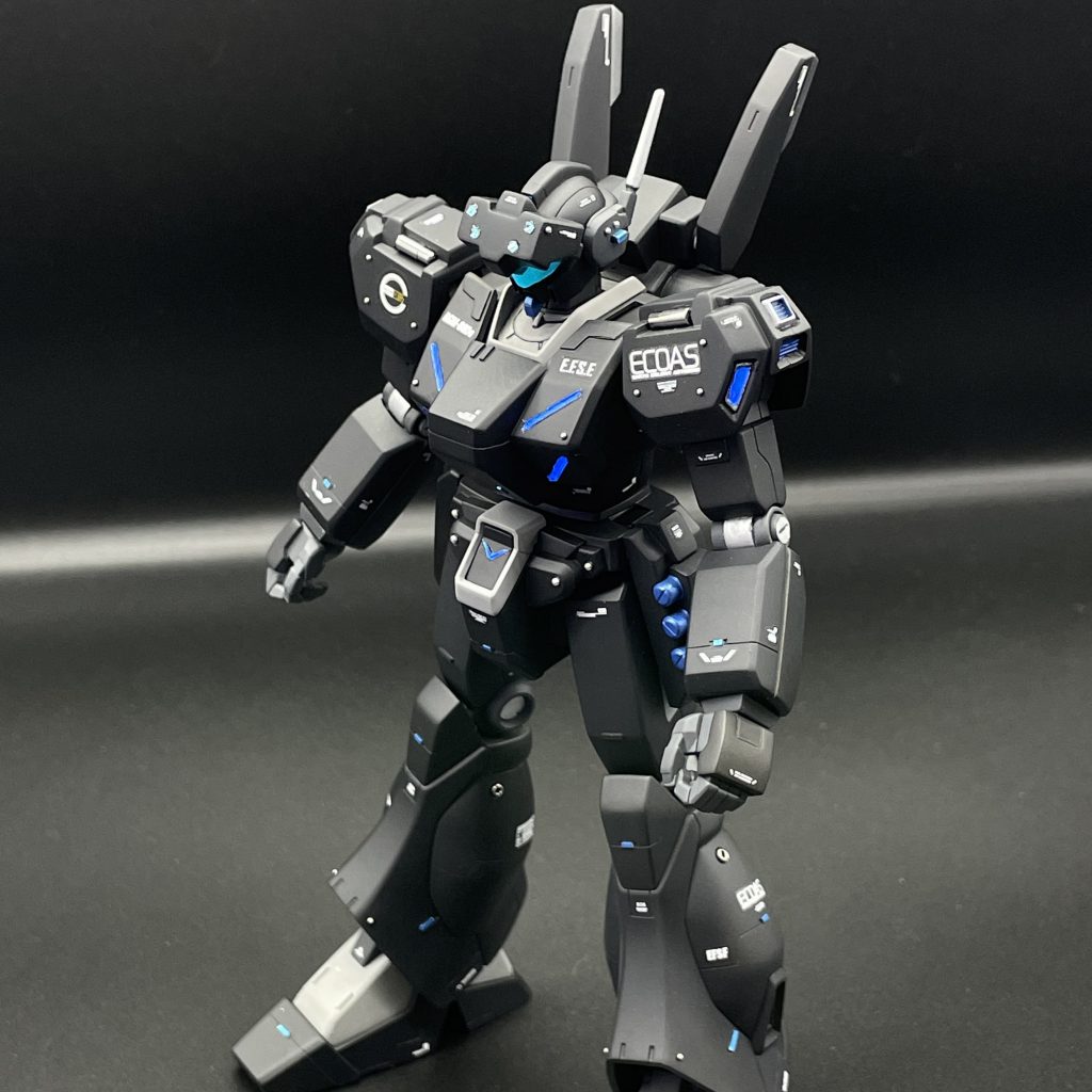 各所にブルーチップやメタルパーツ、プラ板貼り付けでディテールアップしています。