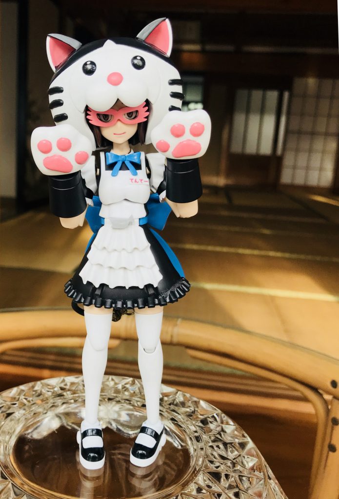 被り物は着ぐるみのニャジロウのイメージです。