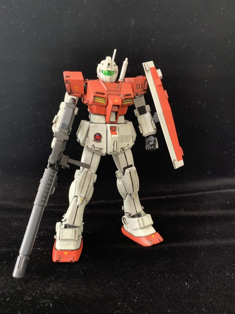 頭・胴体はHGUC GM改、腕・脚はHGUC 021 RX-78を使用、ビームライフルは余り物のシステムウェポンを使用しました。