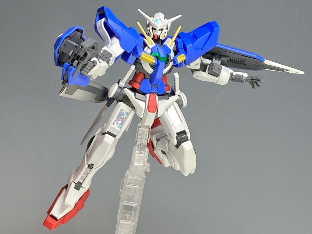 ライフルモードで。股関節の可動範囲が絶望的なので、ポージングが難しいです(汗)ここは手を入れるべきでしたね…。