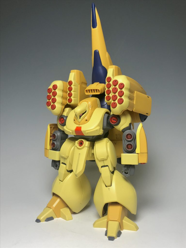 フロントビューです。黄色の豊満ボディがまぶしいです(笑)