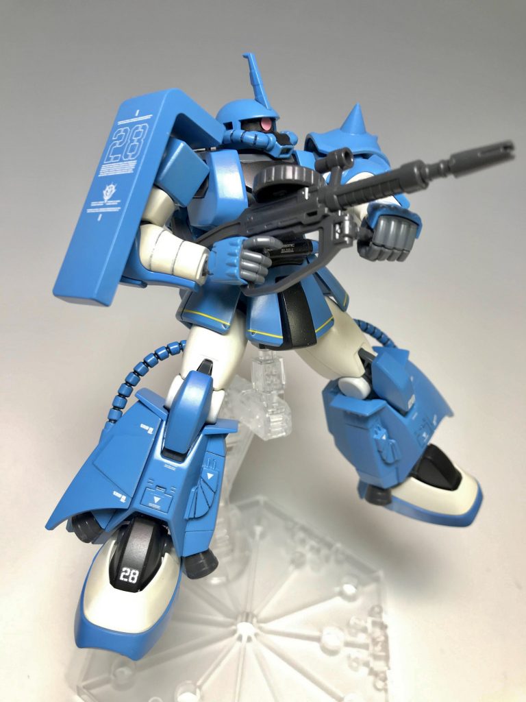 マシンガンを両手持ちで！