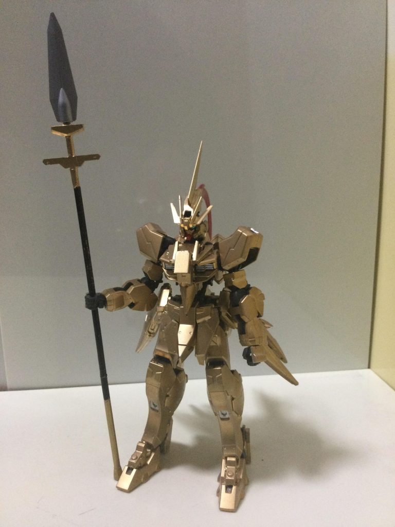 正面。主に胸部装甲を改造。頭にアンテナはアスタロトのアンテナを移植して四本に。